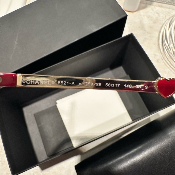 Chanel - Picture 11 of 12